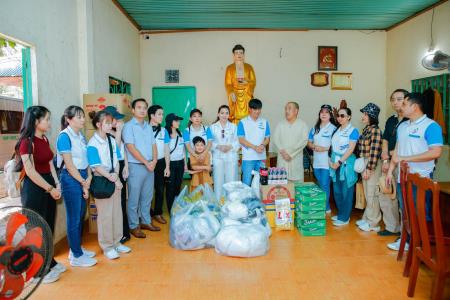 Hành trình trao yêu thương ở trung tâm nhân đạo Làng Tre ngày 20/04/2025