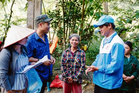 Hành trình cứu trợ đồng bào miền Bắc bị lũ lụt phần 3