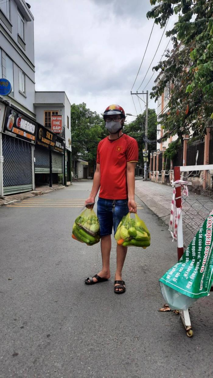 Trao quà hỗ trợ cho chùa Diệu Tràng, trường Trung cấp Phật học, người dân và UBND các phường Phước Long A, Phước Long B, Phước Bình, Long Phước (ngày 10/09/2021)