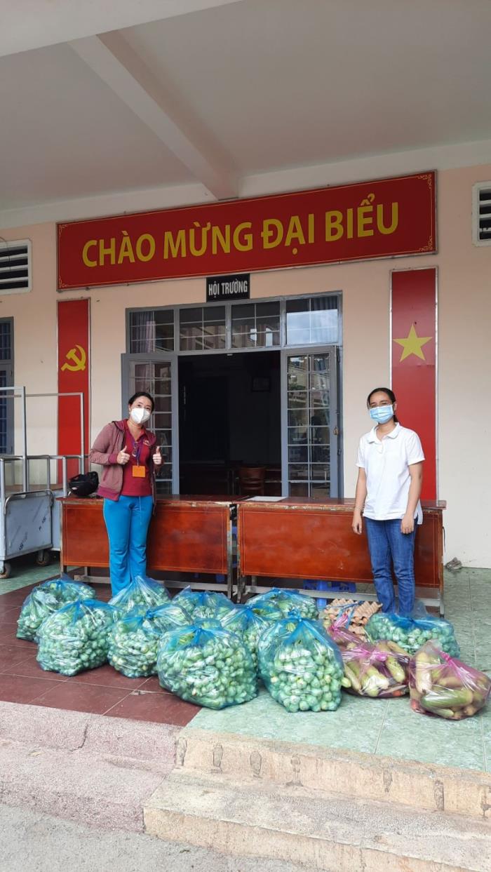 Trao quà hỗ trợ cho chùa Diệu Tràng, trường Trung cấp Phật học, người dân và UBND các phường Phước Long A, Phước Long B, Phước Bình, Long Phước (ngày 10/09/2021)