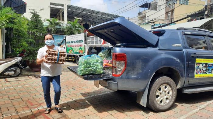 Trao quà hỗ trợ cho chùa Diệu Tràng, trường Trung cấp Phật học, người dân và UBND các phường Phước Long A, Phước Long B, Phước Bình, Long Phước (ngày 10/09/2021)