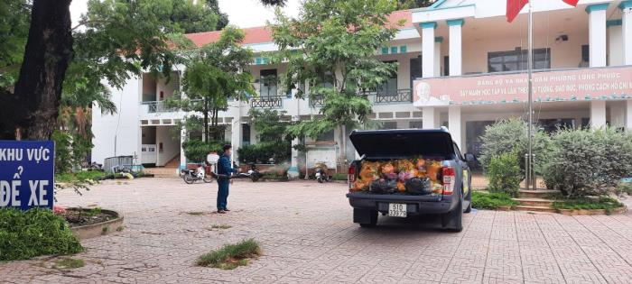 Quỹ trao 100 phần quà cho bà con phường Phước Long, TP. Thủ Đức (03/08/2021)