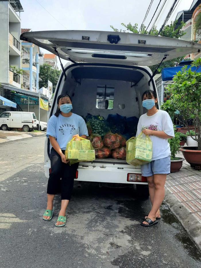 Tặng rau cho người dân ở P.Phước Long A và các UBND phường Phước Bình, Phước Long B (ngày 29/08/2021)