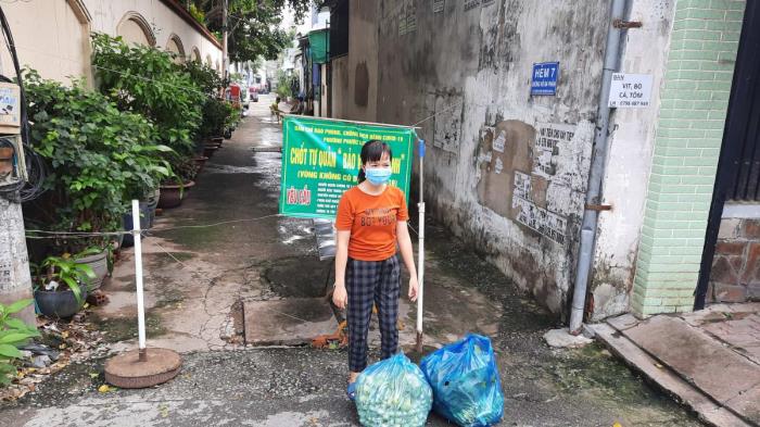 Tặng rau cho người dân ở P.Phước Long A và các UBND phường Phước Bình, Phước Long B (ngày 29/08/2021)