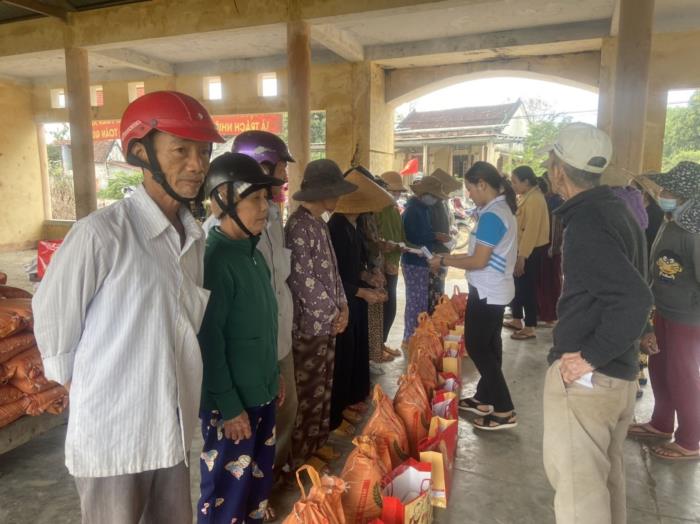 Trao quà Tết cho bà con Phú Yên ngày 19/01/2023 ( 28/12 âl)