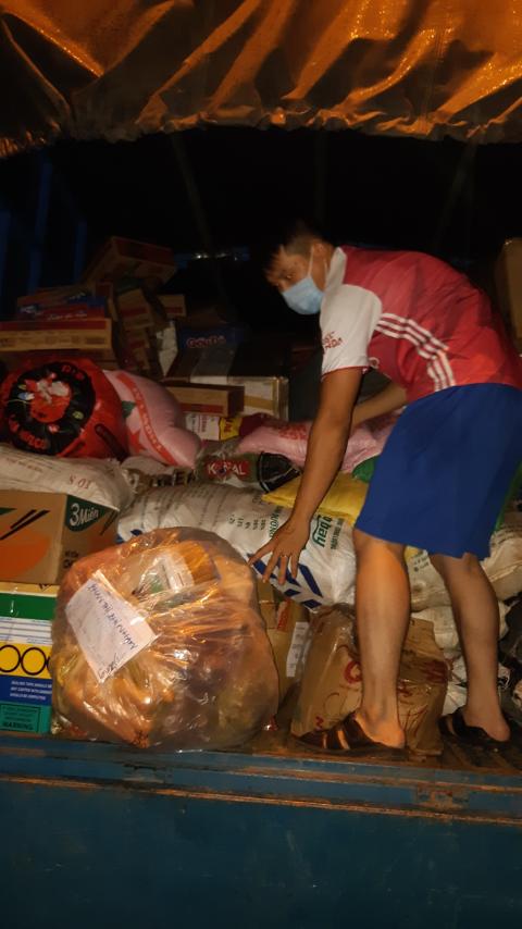 Quỹ tiếp nhận hơn 2 tấn rau, củ, quả của bà con Lâm Đồng gởi tặng (16/07/2021)