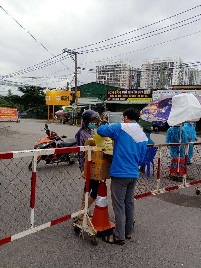 Qũy tiếp tục phân bổ quà đến các khu cách ly trên địa bàn TP.Hồ Chí Minh (22+22/07/2021)