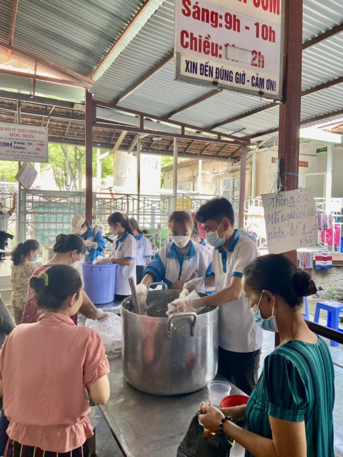 Phát cơm tại BV Nhi Đồng 2 (ngày 23/07/2022)